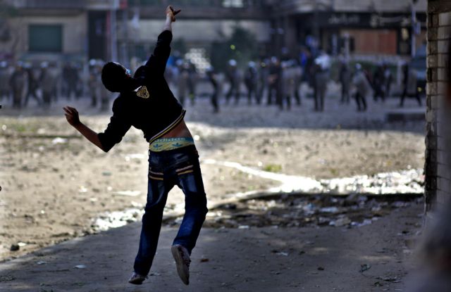 Σε τεντωμένο σκοινί η Αίγυπτος εξαιτίας του αμφιλεγόμενου διατάγματος Μόρσι